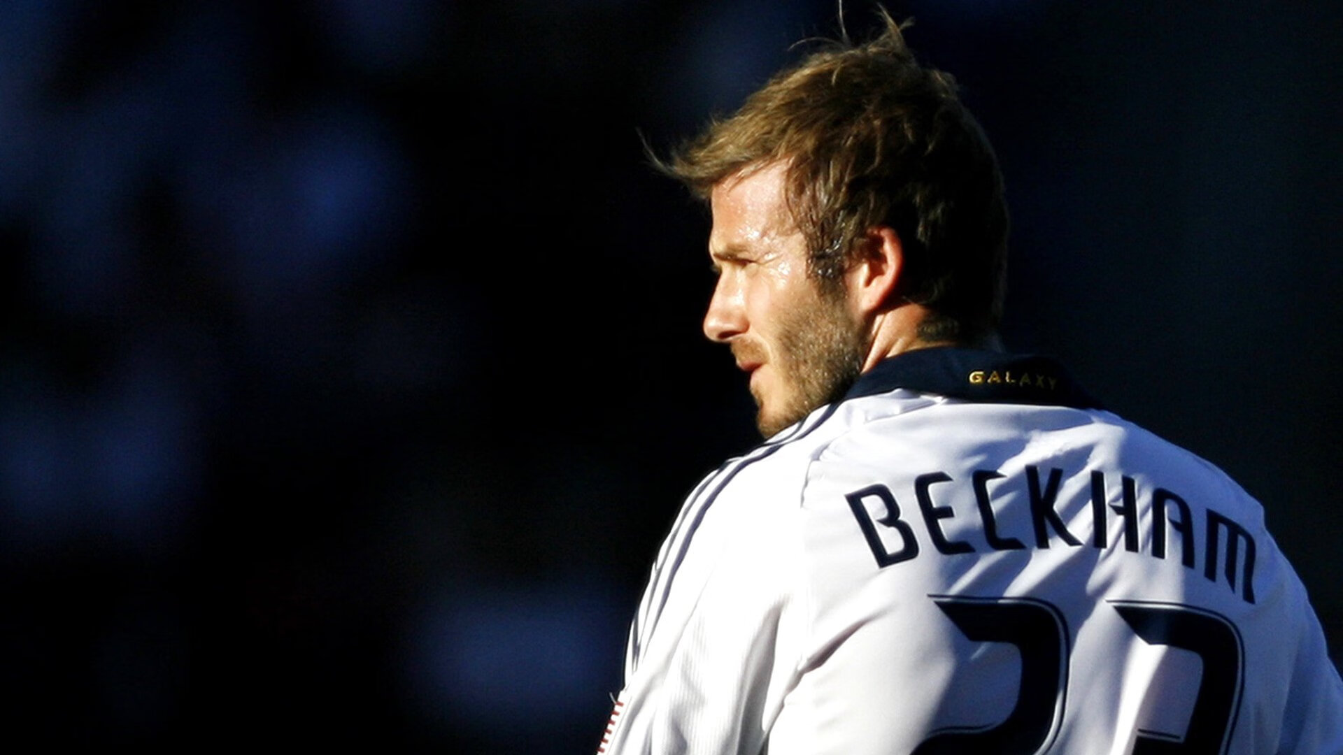 开云官方直播-西甲裁判引导语变化对球队心理博弈的间接影响探讨,西甲裁判服装